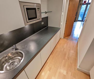 Studio to rent - Photo 1