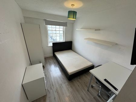 3 Bed Flat, Sillwood Street, BN1 - Photo 4