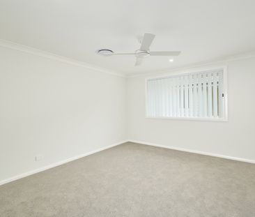 35 Ashlar Parkway, Thrumster NSW 2444 - House For Rent | Domain - Photo 5