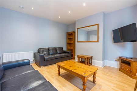 6 bedroom terraced house to rent - Photo 2