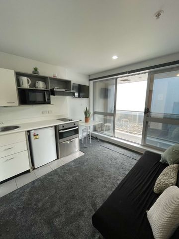 Three Bedroom Semi Furnished Apartment Available - Photo 2