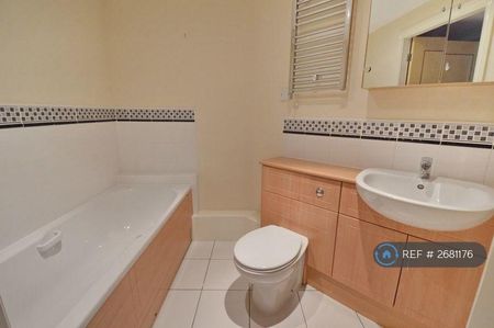 2 bedroom flat to rent - Photo 5