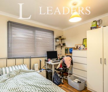 5 bedroom house to rent Little Breach, Chichester, PO19 - Photo 1