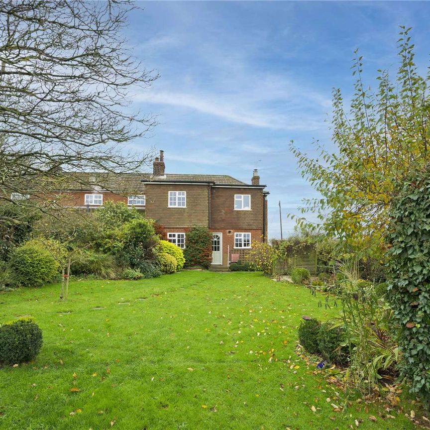 A stunning character cottage with fantastic views over Hampshire countryside - Photo 1