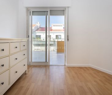 Apartamento T2, com terraço com vista, para Arrendar em Almada - Photo 3