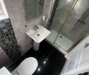 Lovely & Spacious-bedroom Home With Large Garden &#;, LU4 - Photo 6