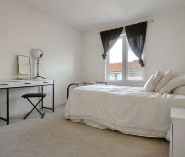 For Lease - 125 SHADY GROVE Street, Barrhaven, Ontario - Photo 2