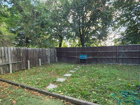 Recentrly built 4 bedroom house Room LR - Photo 5