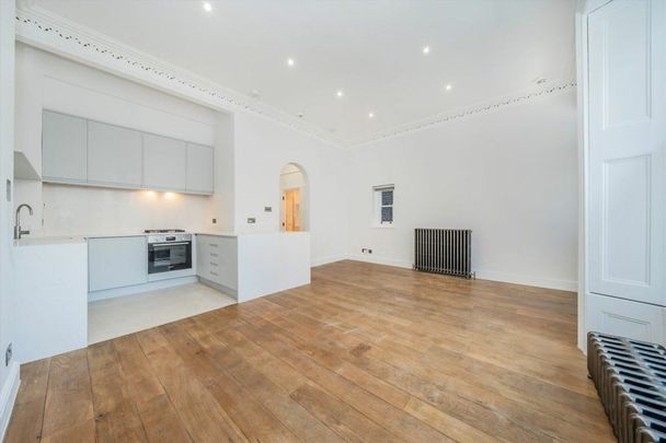 Denbigh Road, London, W11 - Photo 1