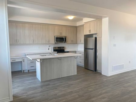 For Lease - 1183 Milland Drive, Oakville, Ontario - Photo 3