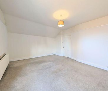 3 bedroom flat to rent - Photo 4