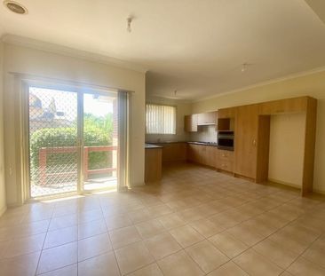 2/12-14 Bartlett Street, Preston VIC 3072 - Photo 2