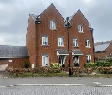 Semi-detached house to rent on - Photo 1