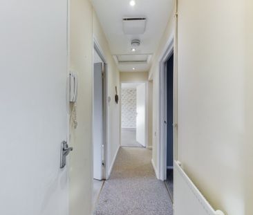 Maple Close , Cam , Dursley , Glos , GL11 - Photo 3