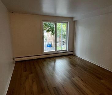 JUILLET, 3 1/2, SECTEUR AGRÉABLE ET PRATIQUE - Photo 2