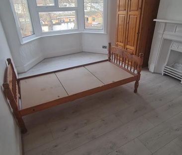 4 bedroom terraced house to rent - Photo 6