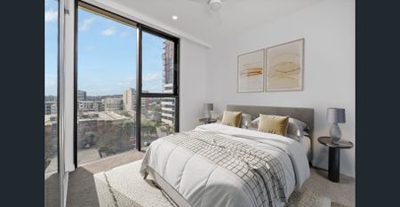 IN THE HEART OF SOUTH BRISBANE MORDEN 3 BEDROOMS FURNISHED APARTMENT - Photo 2