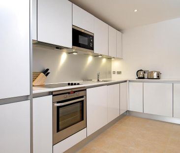 2 bedroom flat to rent - Photo 4