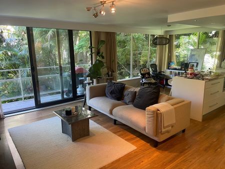 Elizabeth Bay - Photo 3