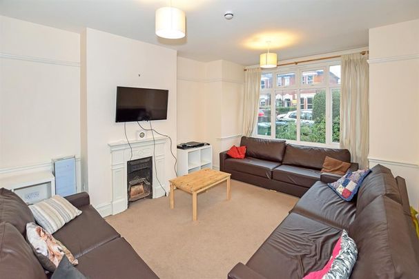 1 bedroom in a house share to rent - Photo 1