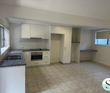 Charming & Private 2-Bedroom Retreat - Photo 2