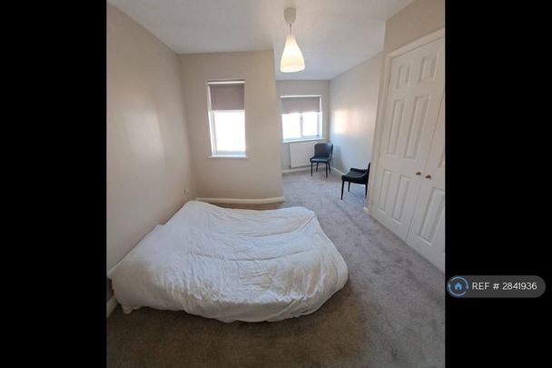 3 bedroom end of terrace house to rent - Photo 1