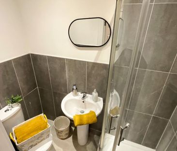 1 bedroom in a house share to rent - Photo 6