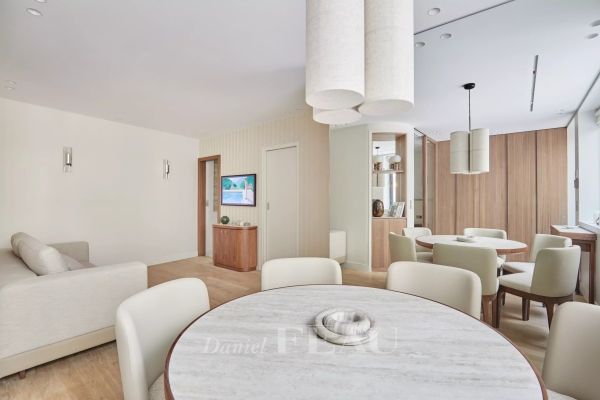 Appartement à louer à Paris 8Ème - Photo 1