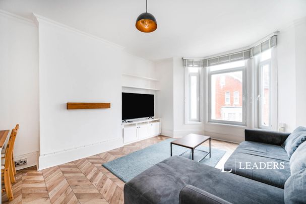 2 bedroom apartment to rent Elphinstone Road, Southsea, Hampshire, PO5 - Photo 1