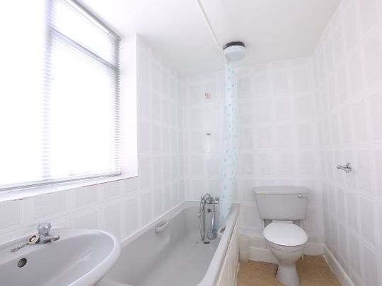 Stoke Newington High Street, N16 7JD - Photo 1