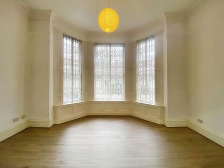 2 bedroom Flat To Let - Photo 2