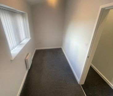 2 Bed Flat, Cross Lane, LS12 - Photo 6