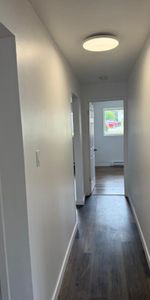 51/2 a Boisbriand dispo 1Décembre 2025 les inclus : internet 2 stationnements, Loker, Thermopompe - Photo 4