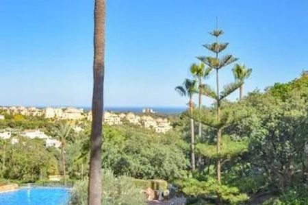 2 bedroom luxury Apartment for rent in Benahavís, Spain - Photo 5