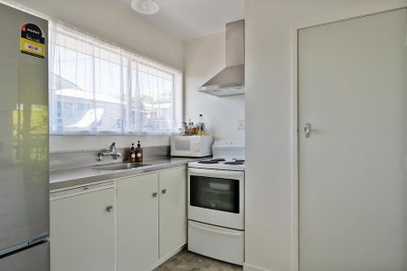 Charming 2BR Unit in Morningside! - Photo 2