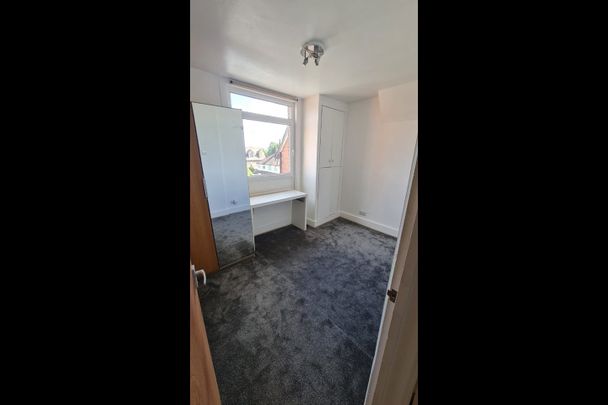 1 Bed Flat, Lower Addiscombe Road, CR0 - Photo 1