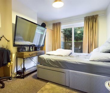 4 bedroom terraced house to rent - Photo 2