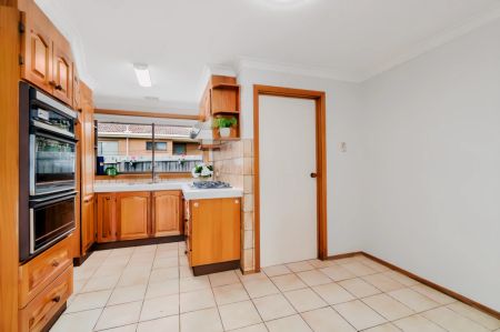 2 Bed, 1 Bath - Photo 5