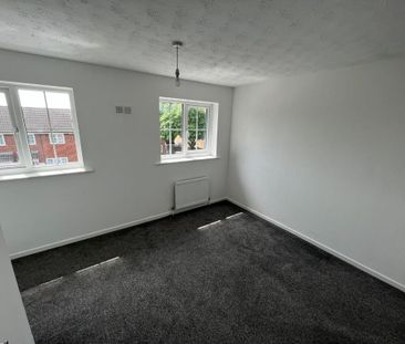 2 bedroom end of terrace house to rent - Photo 1