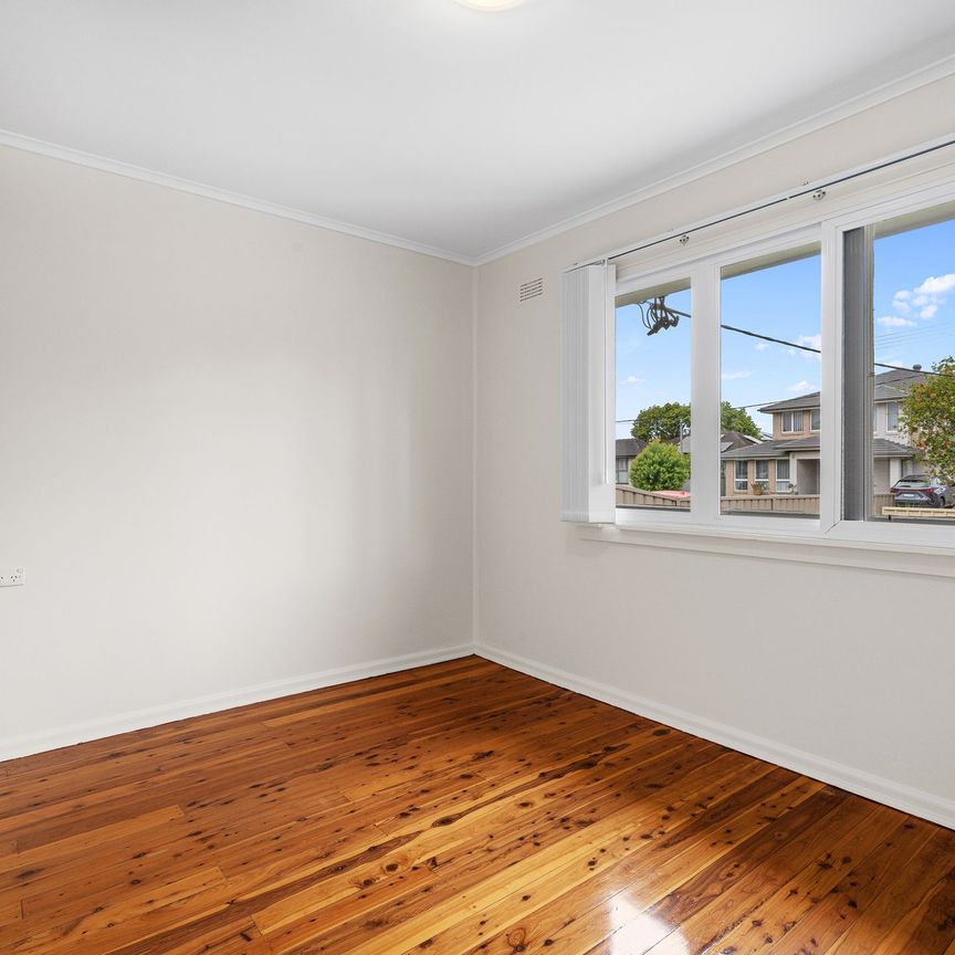 Freshly Refurbished 3 Bedroom Home - Photo 1