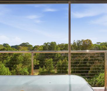 Relaxed coastal charm, with direct views of the ocean and golf course - Photo 4