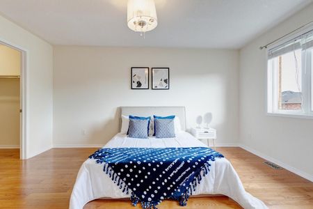 For Lease - 5172 Nestling Grove, Mississauga, Ontario - Photo 2