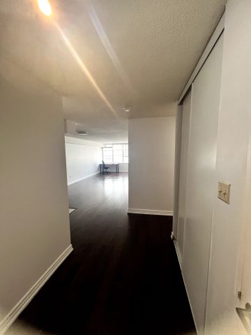 For Lease - 45 Carlton Street Unit# 1606, Toronto, Ontario - Photo 3