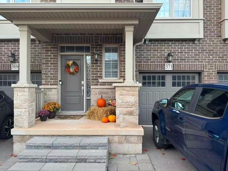 For Lease - 371 Wheat Boom Drive, Oakville, Ontario - Photo 2