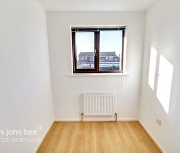 2 bedroom semi-detached house to rent - Photo 6