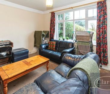 4 bedroom semi-detached house to rent - Photo 2