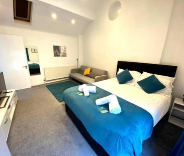 2 bedroom townhouse to rent - Photo 3