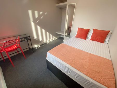 6 bedroom terraced house to rent - Photo 5