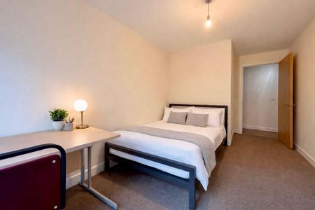 4 bedroom apartment to rent - Photo 2