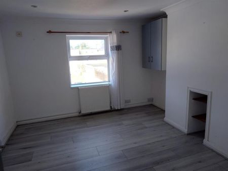5 bedroom semi-detached house to rent - Photo 5
